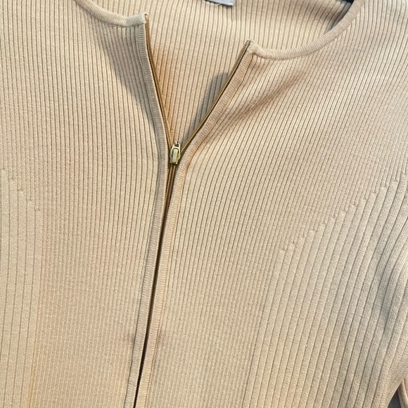 Cream Zipup - Picture 2 of 2